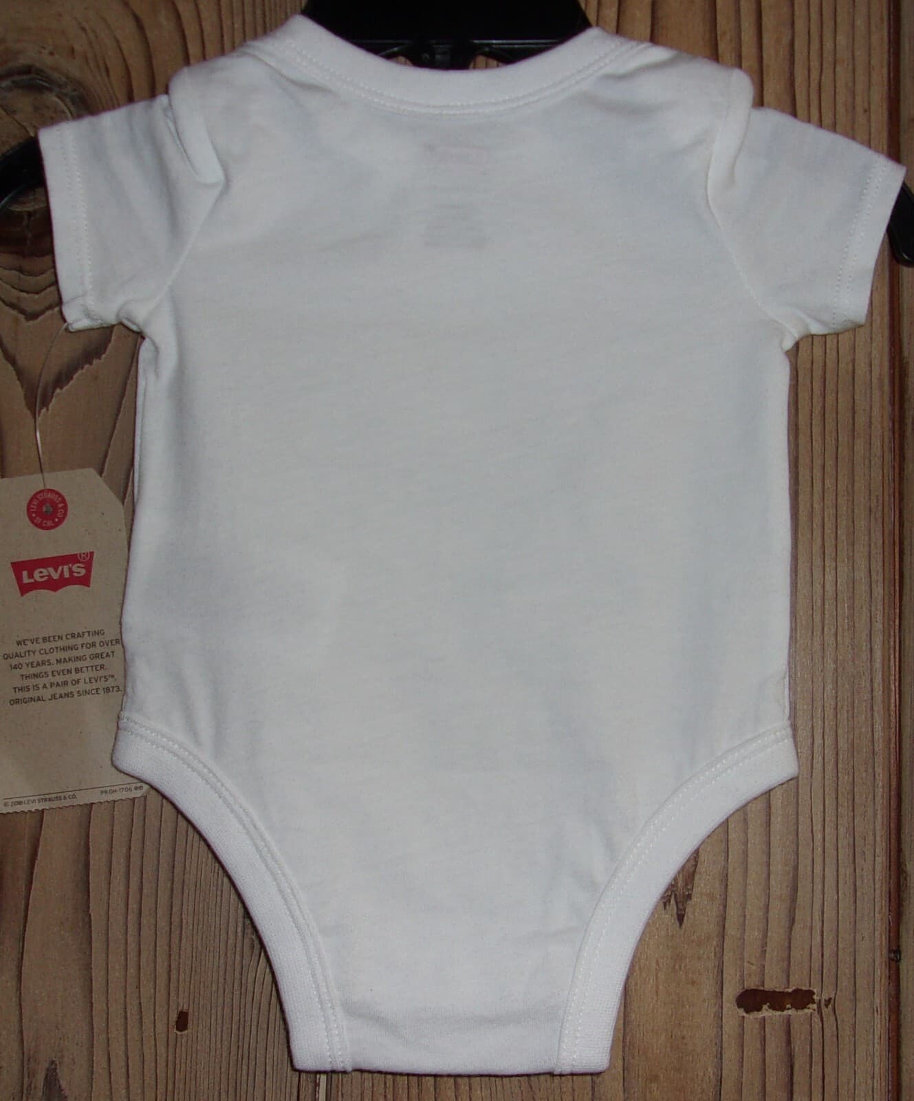 LEVI'S Baby "Floral Heart Levi's" Short Sleeve One-Piece WHITE Size: Newborn NWT thumbnail 3