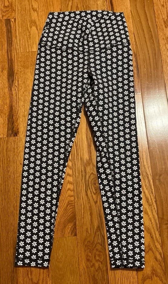 Levi’s navy floral athletic leggings small