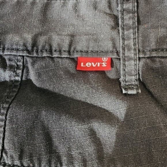 Levi's Men's Black Cargo Shorts | Size 44 thumbnail 8