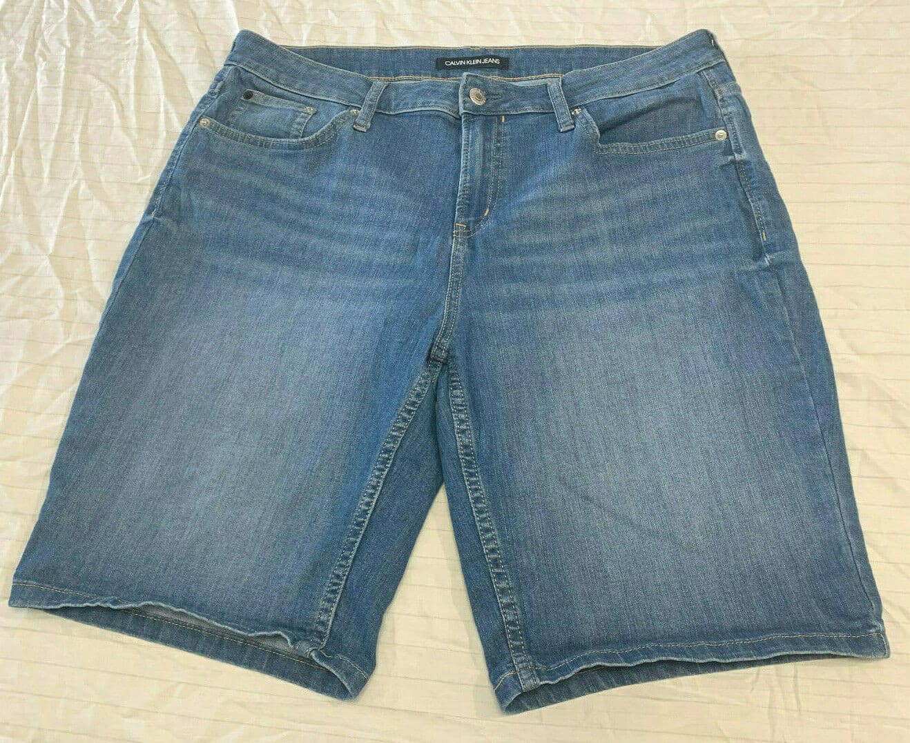 CALVIN KLEIN WOMENS JEANS SHORTS SIZE 16