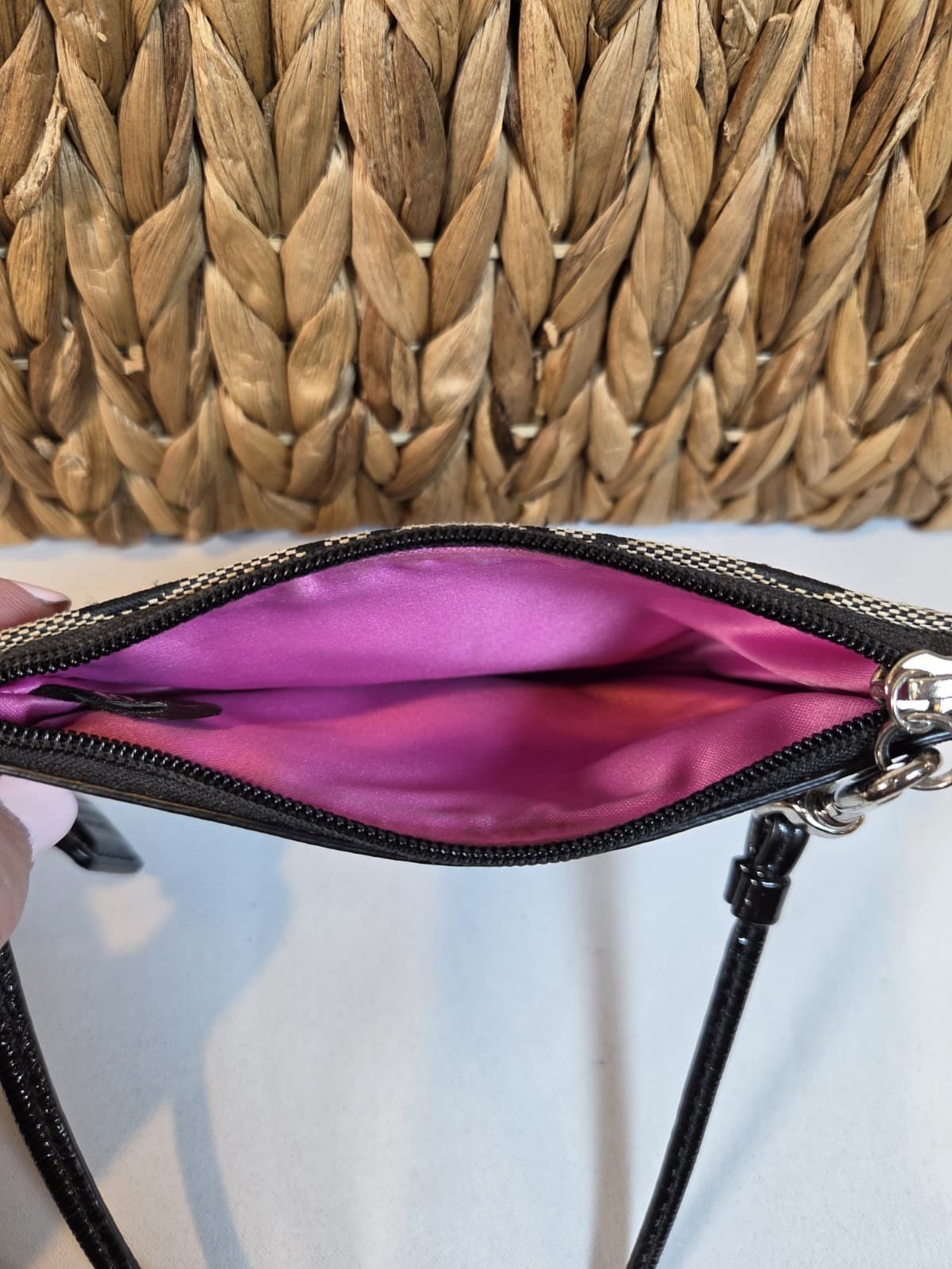 Coach Poppy Signature C Wristlet Pouch Y2K Heart Flower Appliqué Black White Zip thumbnail 8