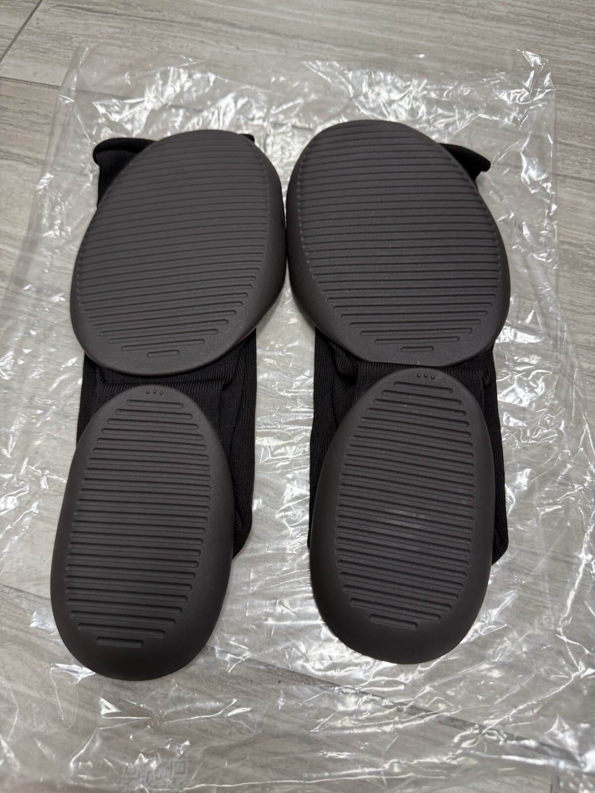 YEEZY PODS - SIZE 3 - Brand New - MADE IN ITALY VERSION - NO BAG