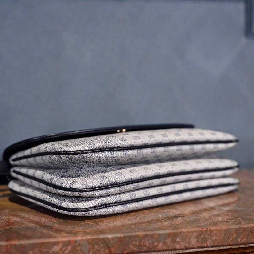 GUCCI Old Gucci GG Pattern Logo Shoulder Bag Made in Italy From Japan thumbnail 24