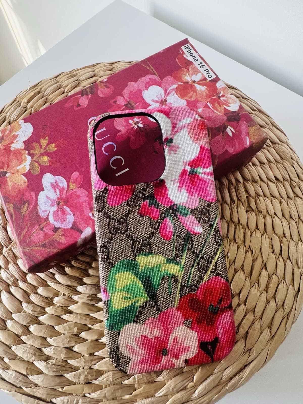 iphone 16 pro flower case Gucci