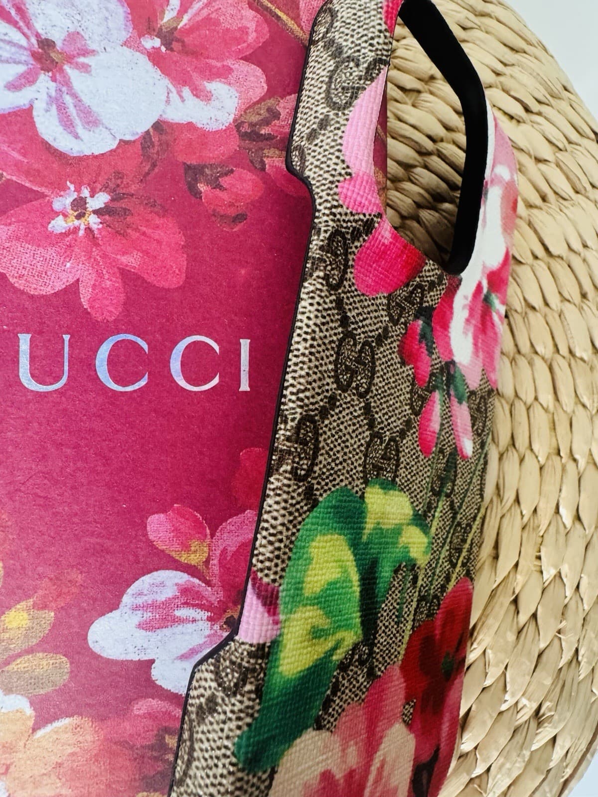 iphone 16 pro flower case Gucci thumbnail 5