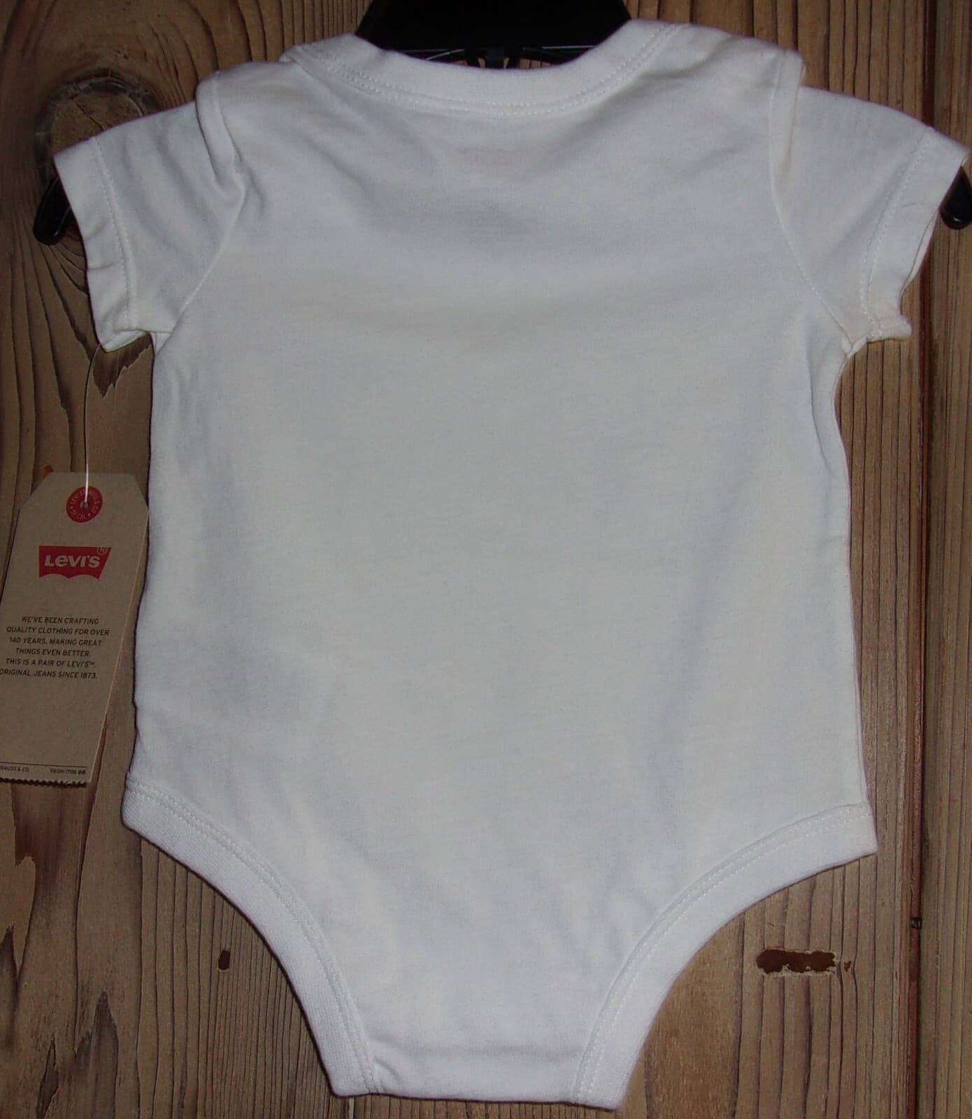 LEVI'S Baby "Classic Levi's" Short Sleeve One Piece WHITE Size: 3 Months NWT thumbnail 3