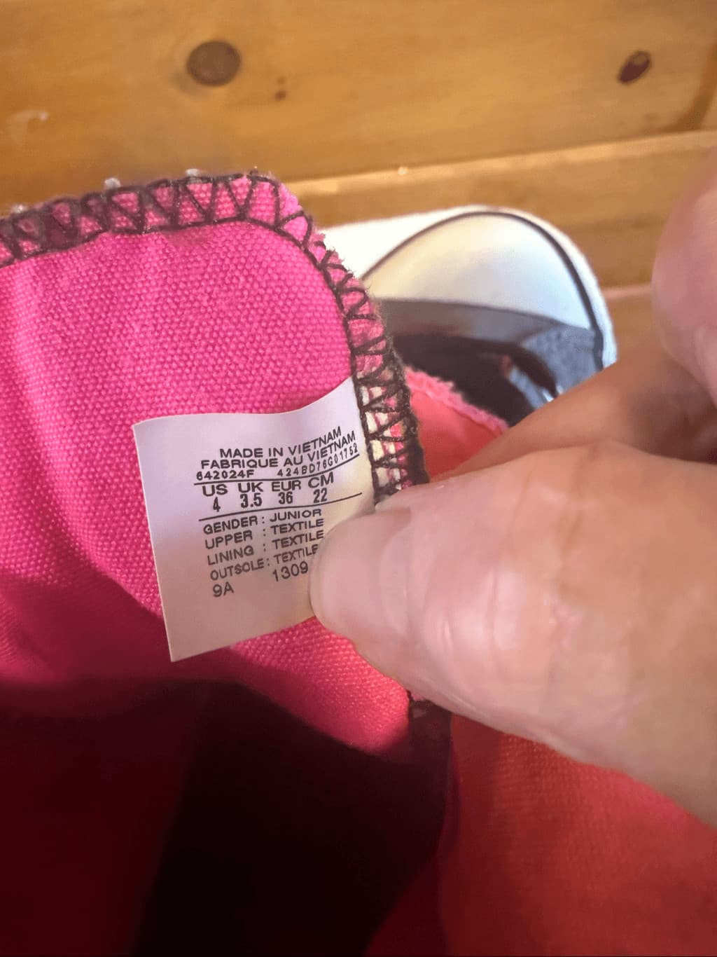 Converse Womans Sz 4 Chuck Taylor All Star high-top Sneakers thumbnail 8