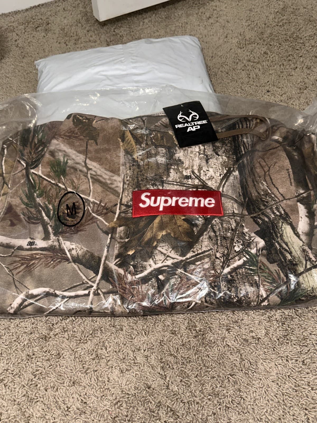 NEW SUPREME FW25 BOX LOGO HOODED SWEATSHIRT REALTREE AP CAMO MEDIUM M Hoodie (B)
