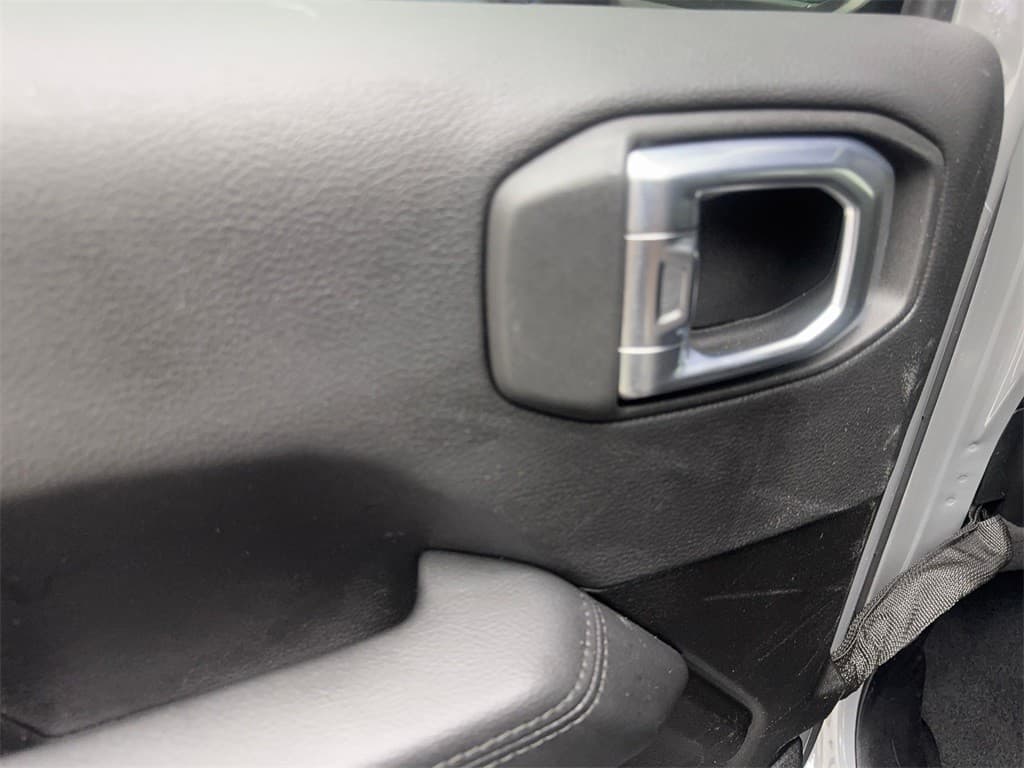 2023 Jeep Wrangler Altitude thumbnail 37