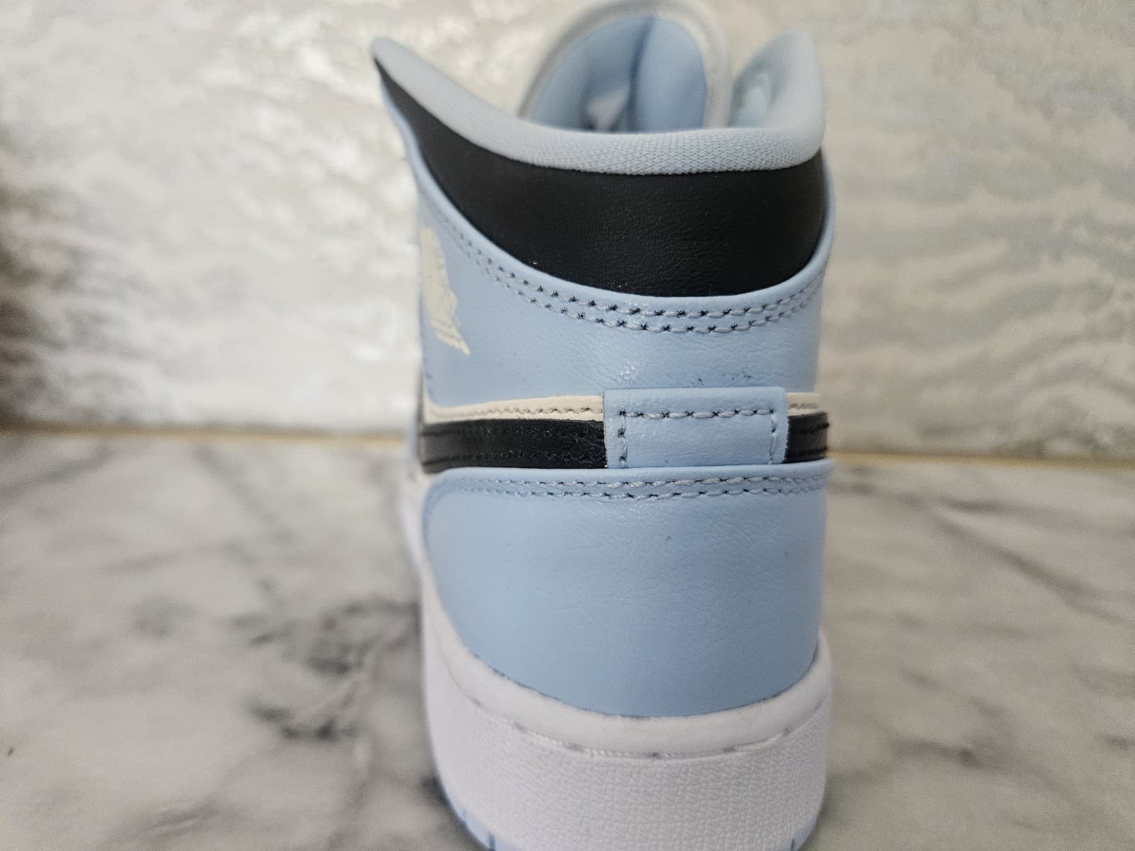 Jordan Air Jordan 1 Mid Ice Blue GS Leather Sneakers 5Y Unisex Kids thumbnail 4