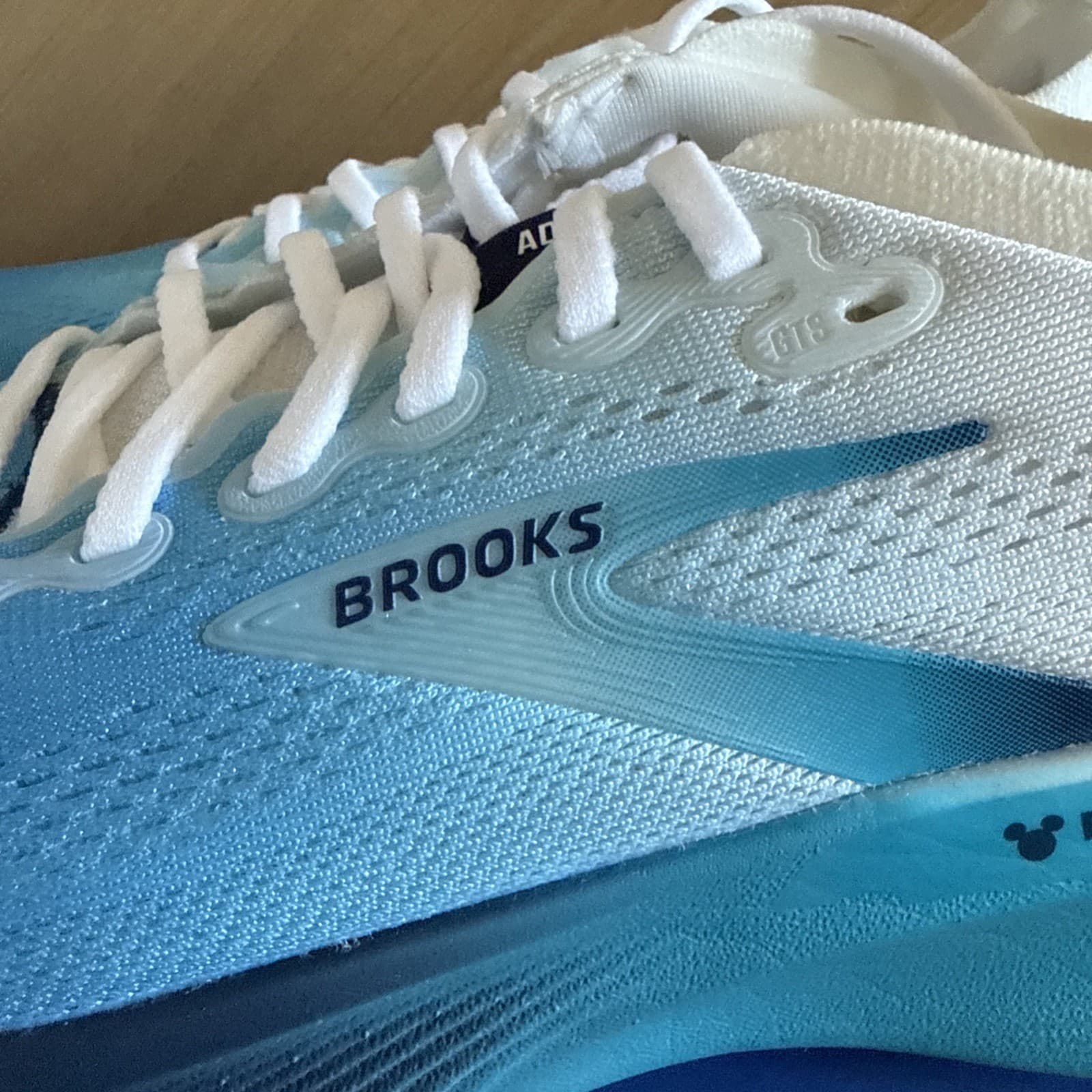 Brooks Run Disney Adrenaline GTS 25 Women's Size 9 Shoes Sneakers New in the Box thumbnail 3