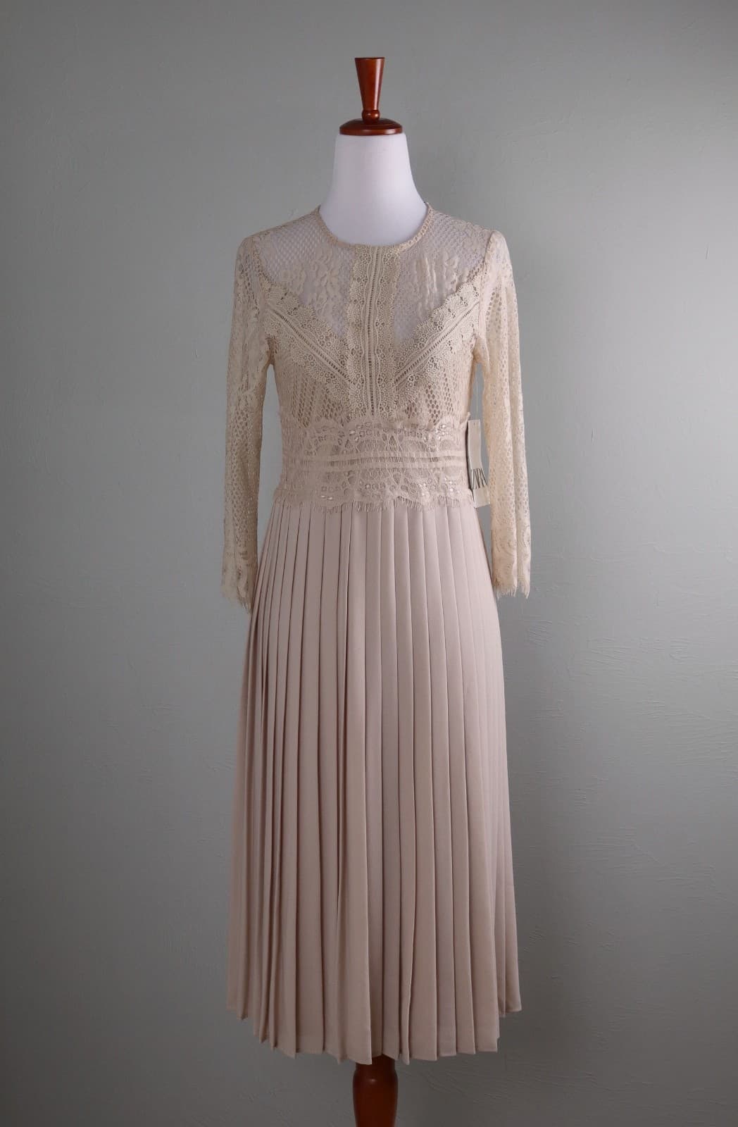 ZARA NWT $69 Beige Lace Gorgeous Sheer Trim Pleated Swing Dress Size XS