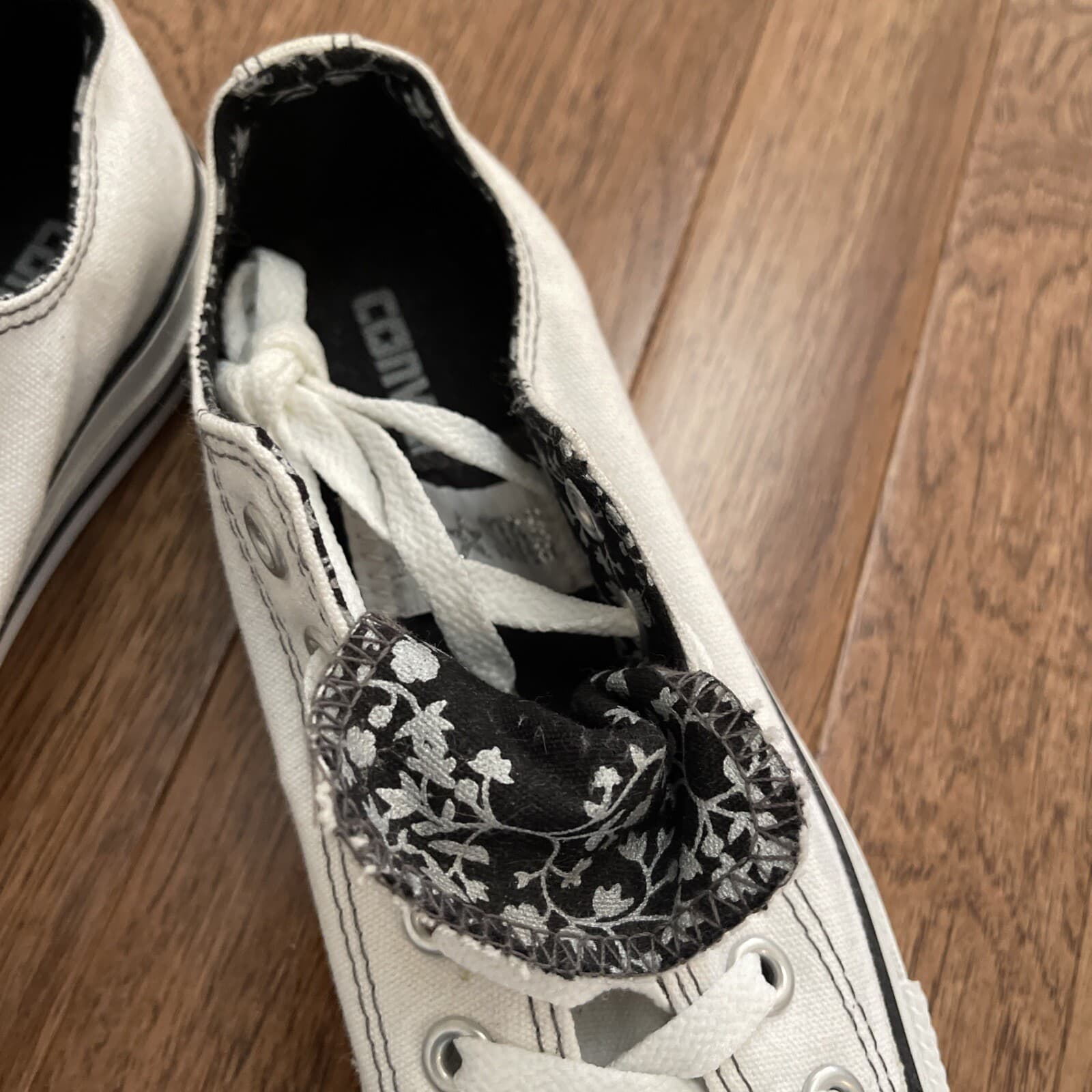 White Converse All Star Low Top Sneakers Women Size 7 Flower Print Inside thumbnail 2