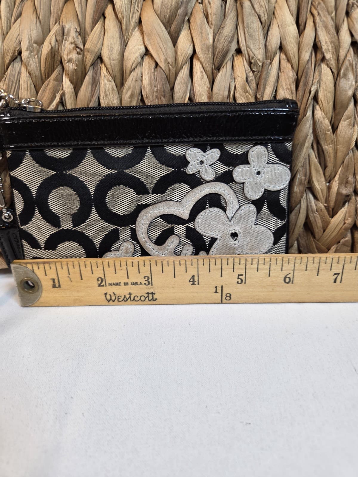 Coach Poppy Signature C Wristlet Pouch Y2K Heart Flower Appliqué Black White Zip thumbnail 9