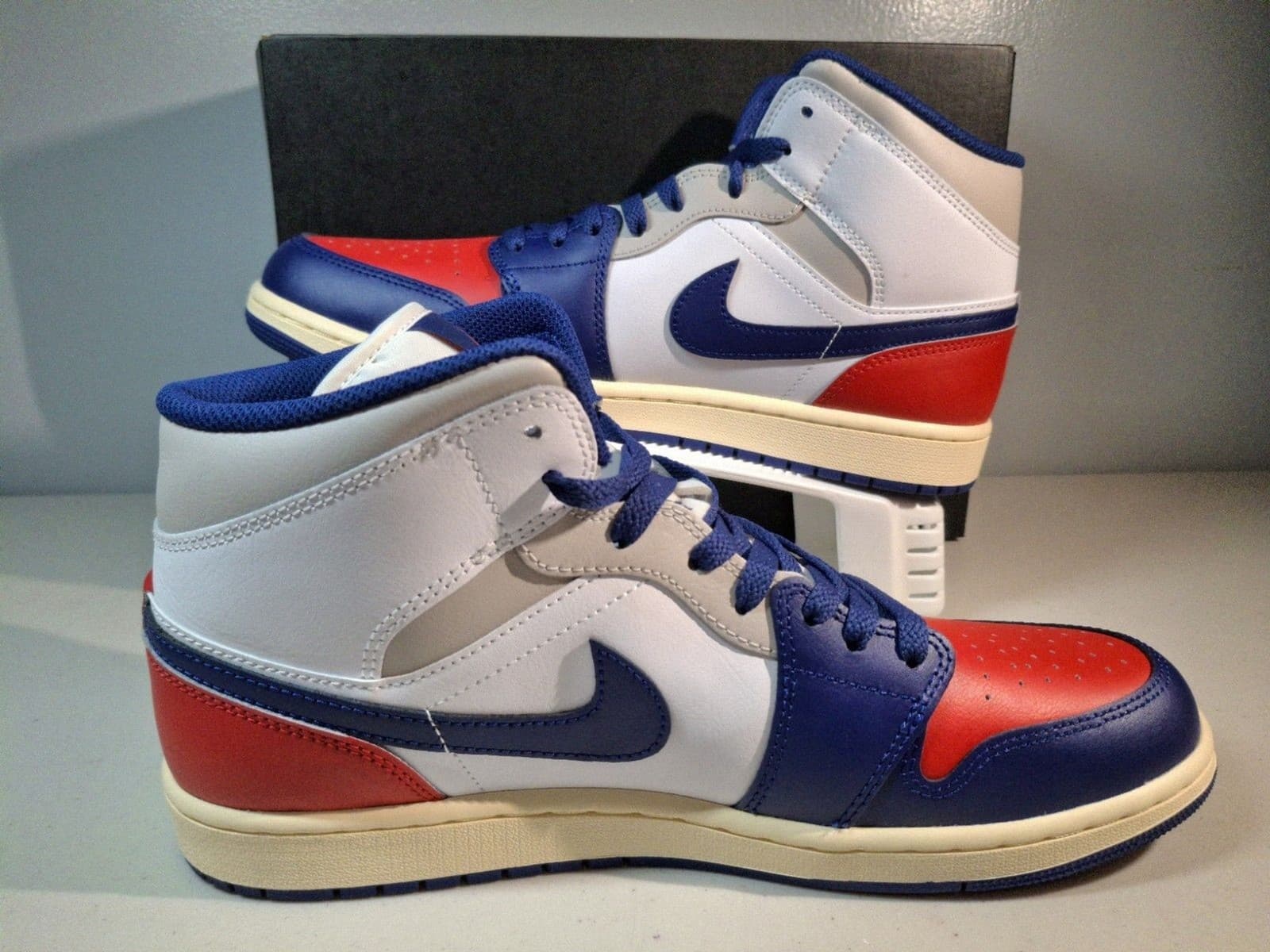 Air Jordan 1 Mid Rare Air Size 11.5 New In Box thumbnail 2