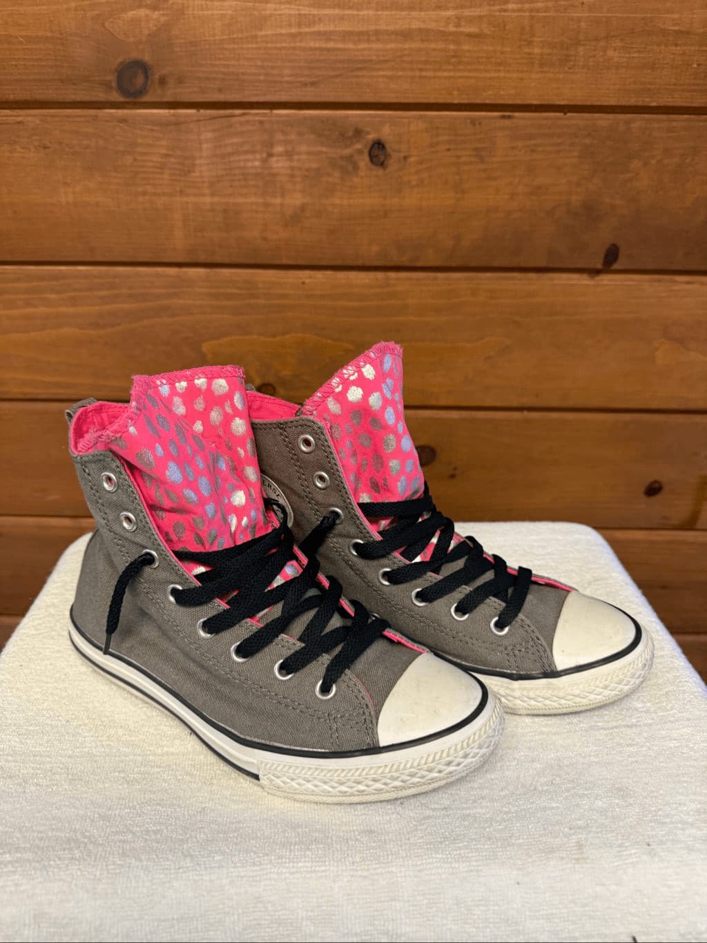 Converse Womans Sz 4 Chuck Taylor All Star high-top Sneakers