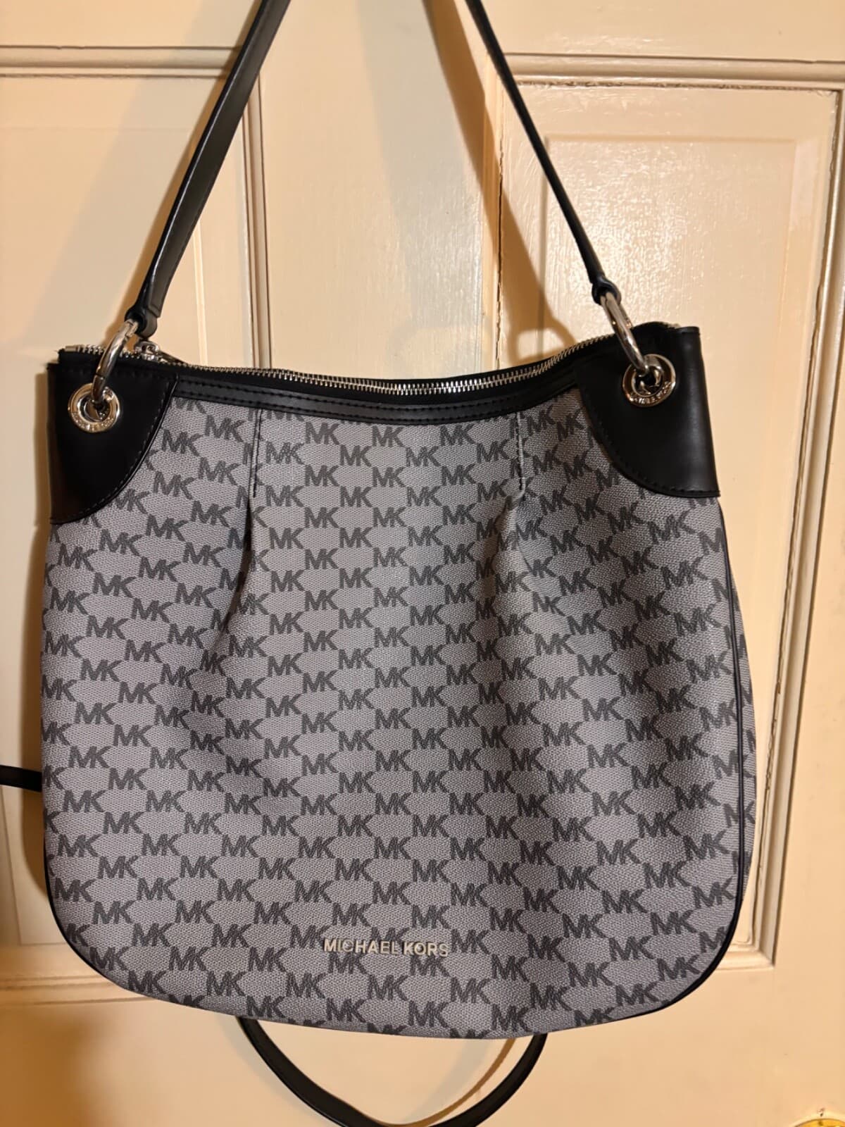 Michael Kors Jet Set Large Convertible Shoulder Bag NAT/ACORN Style Grey&Black