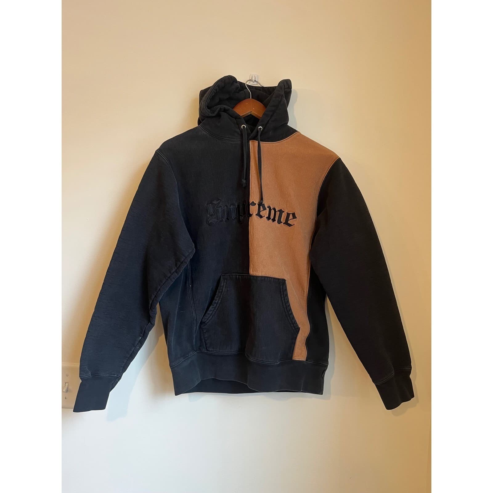 Supreme Split Old English Hoodie Black Tan Size Men Medium Colorbock Logo