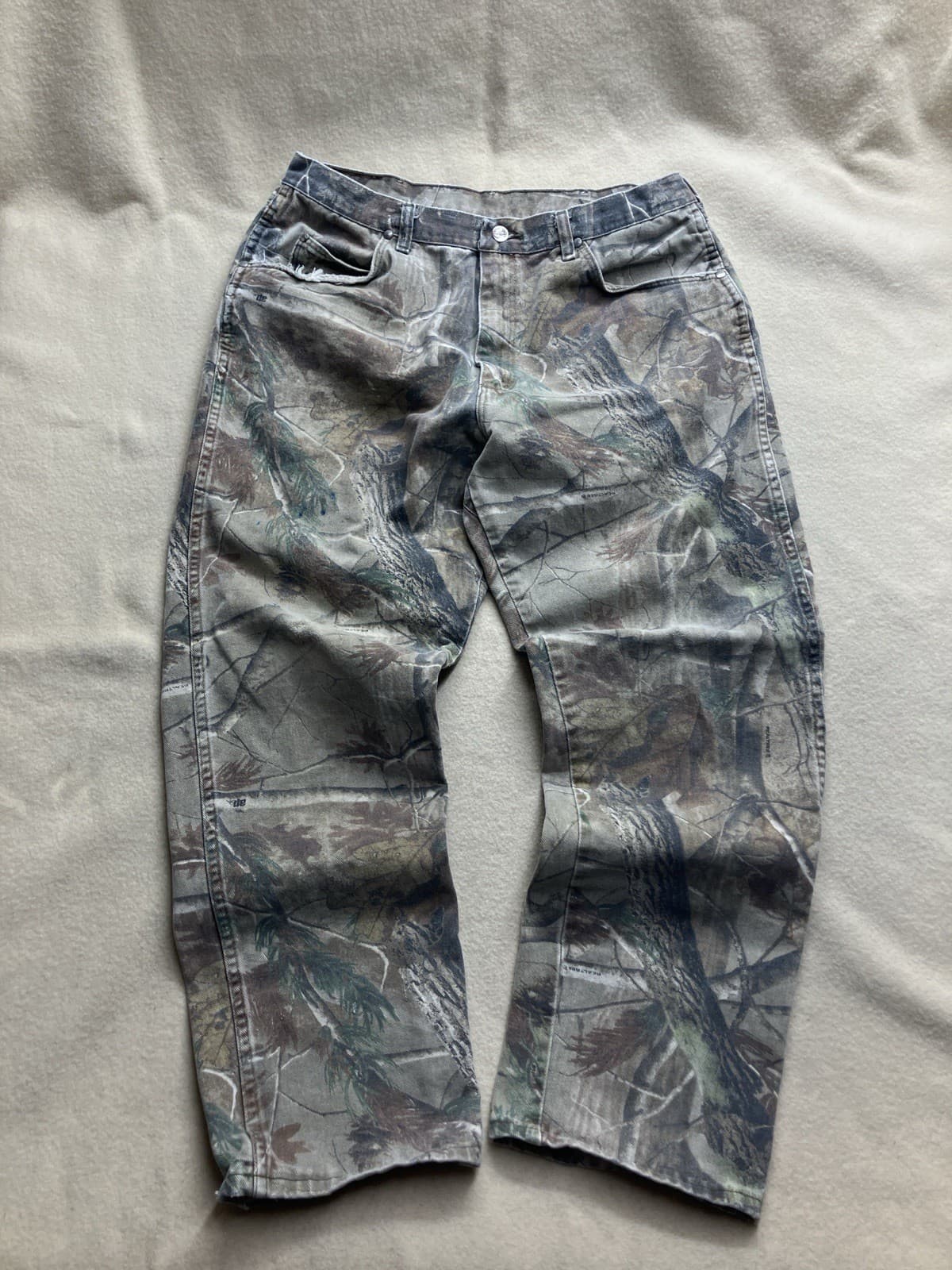Vintage Wrangler Real Tree Camo Denim Jeans Hunting Distressed Faded 34x29