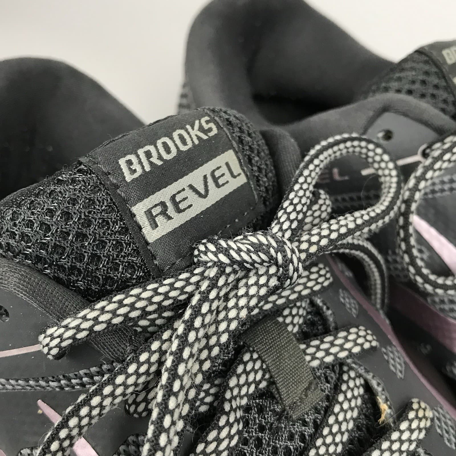 BROOKS Revel Sneakers Athletic Shoes - Womens Size 9.5 - Gray thumbnail 2