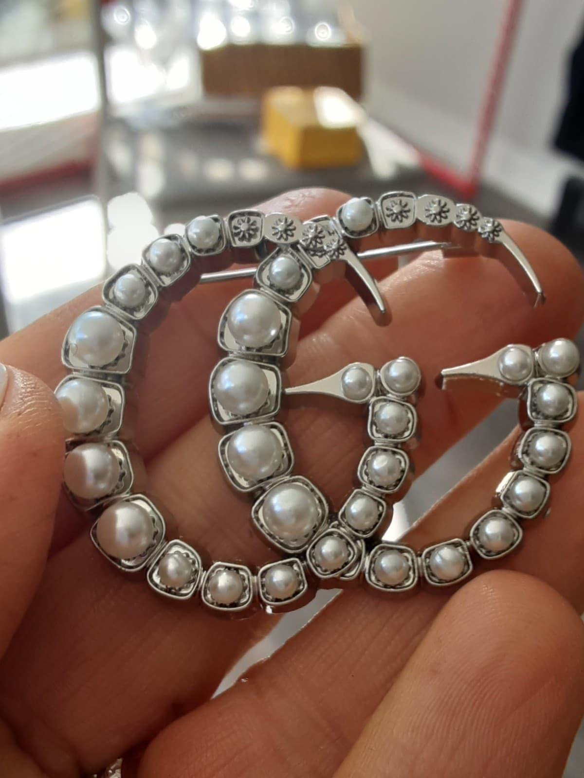 Gucci brooch  logo GG  🖤 silver / Pearls thumbnail 2