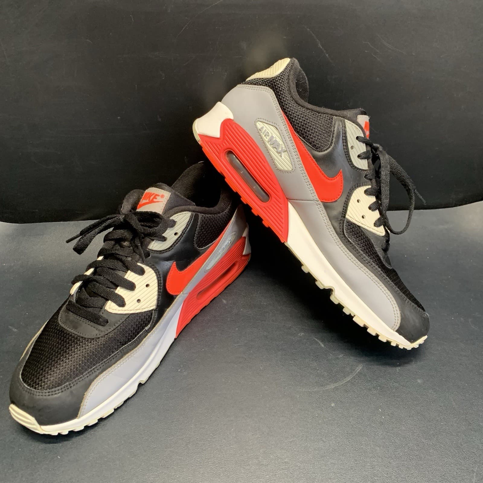 Nike Air Max 90 ESSENTIAL Wolf Gray-Bright Crimson Black Mens Size 12 AJ1285-012