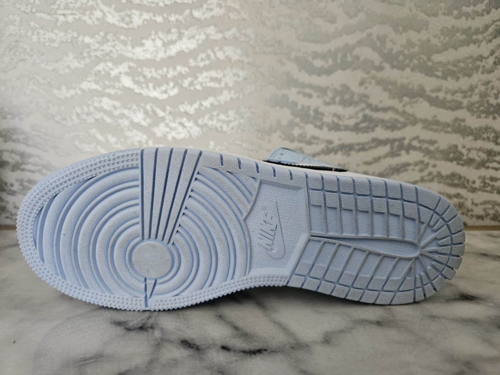 Jordan Air Jordan 1 Mid Ice Blue GS Leather Sneakers 5Y Unisex Kids thumbnail 3