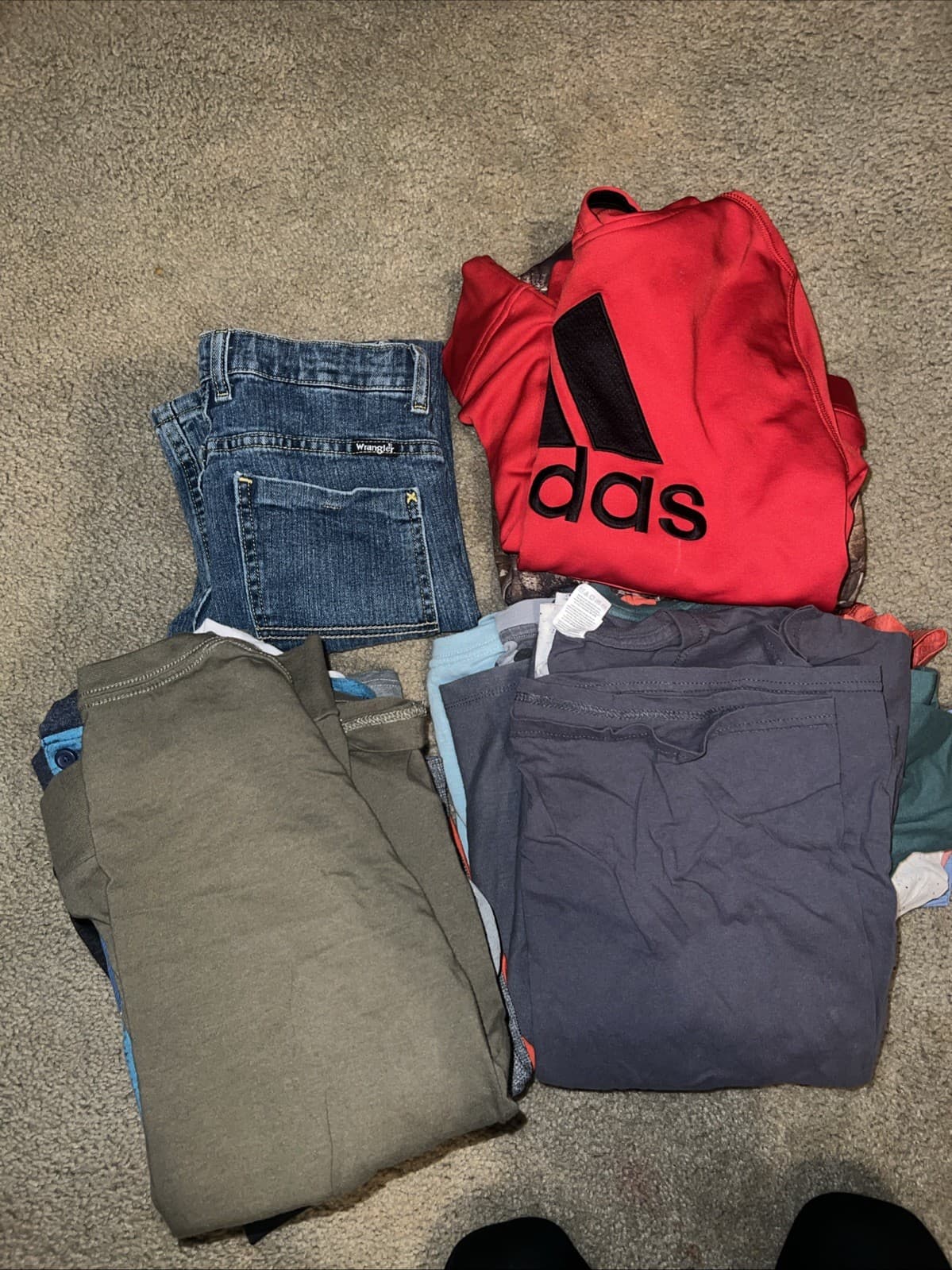 Boys Size 10-12 Lot Of 21, 9 Long 9 Short 2 Hoodies Pair Of 12 Wrangler Jeans