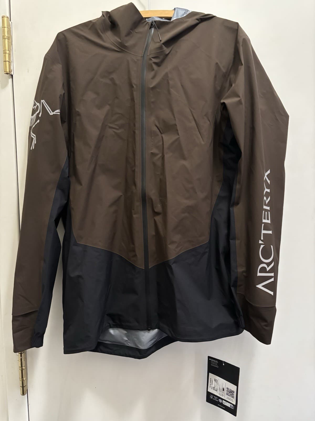 Arc’teryx Norvan Jacket Men’s M Medium Goretex NEW With Tags Carob Black NWT