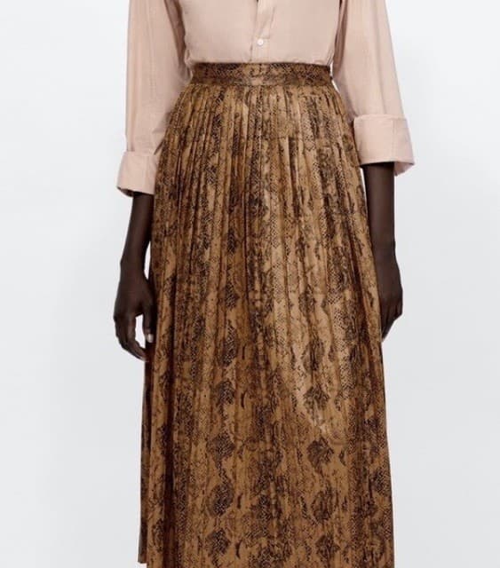 Zara new with tags Snakeskin Pleated max skirt (size M)
