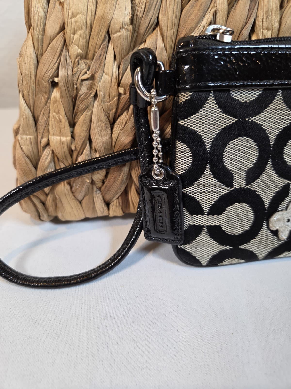 Coach Poppy Signature C Wristlet Pouch Y2K Heart Flower Appliqué Black White Zip thumbnail 2