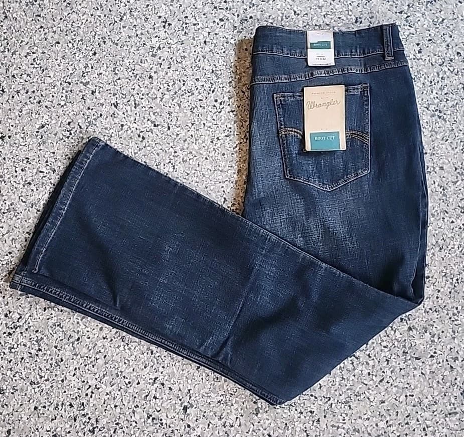 Wrangler Women 19X32 Blue Dark Wash Denim Bootcut 5-Pocket Jeans