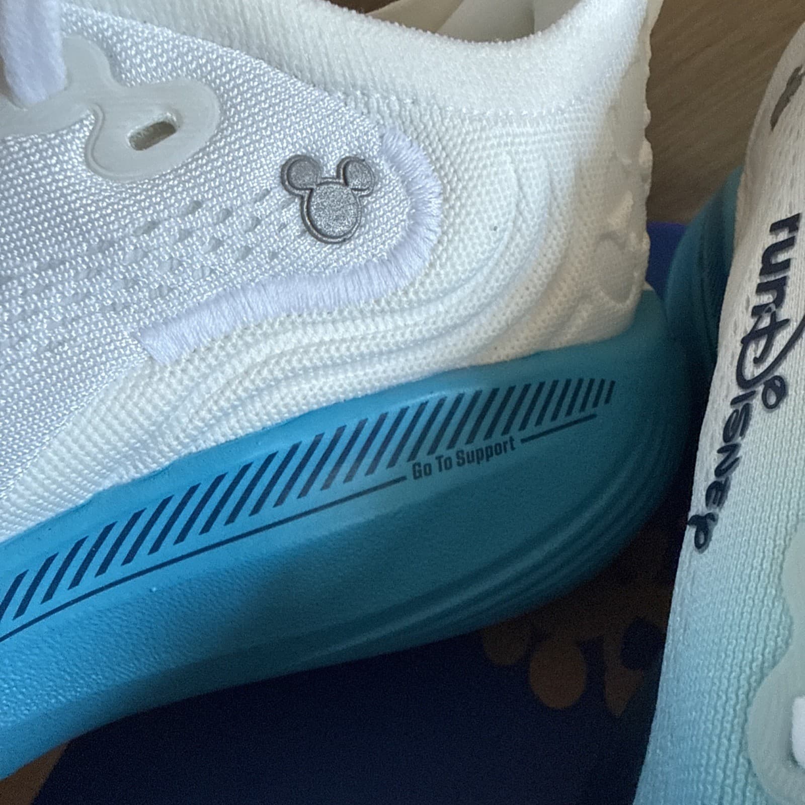 Brooks Run Disney Adrenaline GTS 25 Women's Size 9 Shoes Sneakers New in the Box thumbnail 6