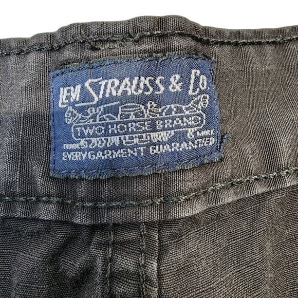 Levi's Men's Black Cargo Shorts | Size 44 thumbnail 5