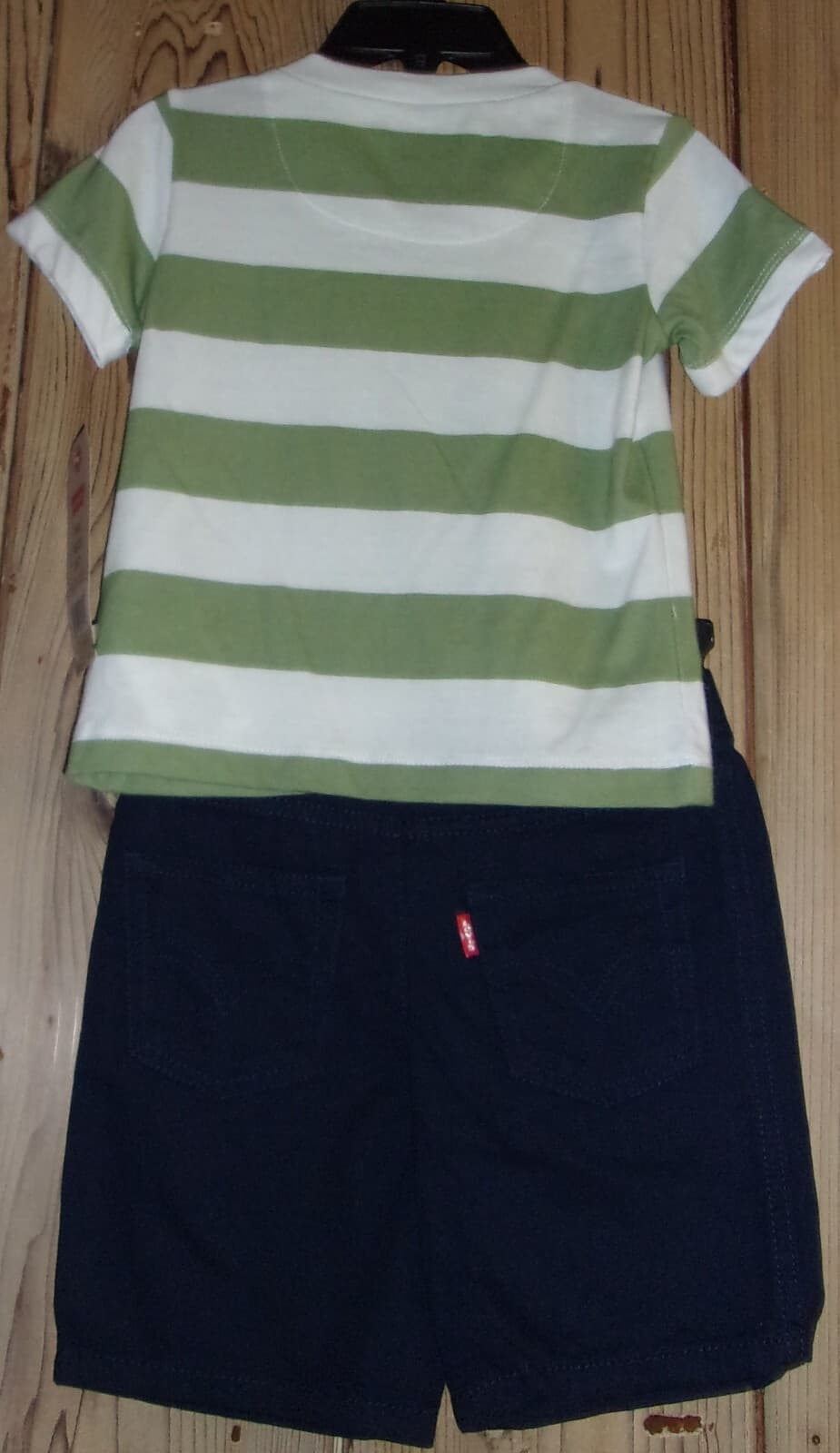 LEVI'S Boy's 2 Piece Set T-Shirt & Shorts Green Stripe Size: 24 months NWT thumbnail 3