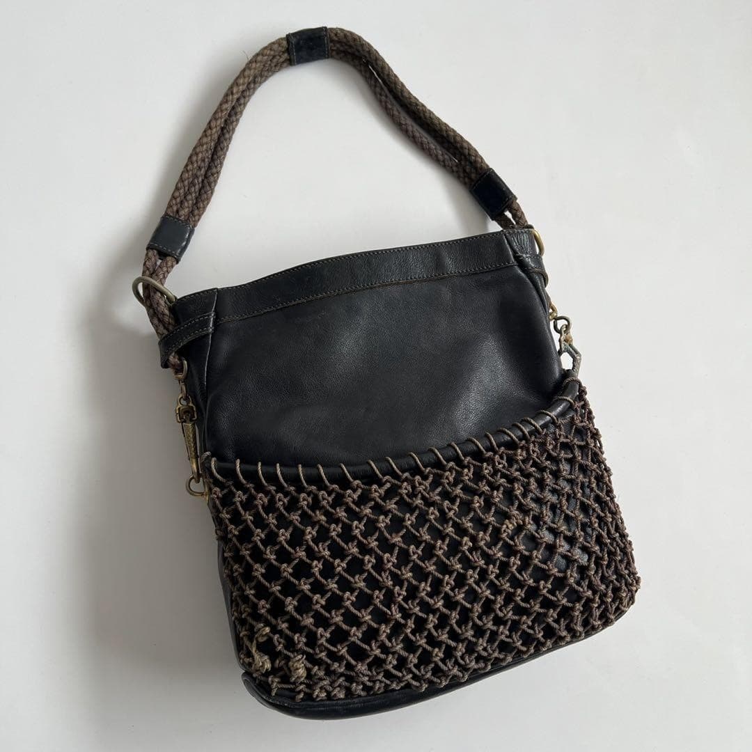 GUCCI Fish Net Shoulder Bag Leather Black Gold Hardware Vintage Logo From Japan thumbnail 3