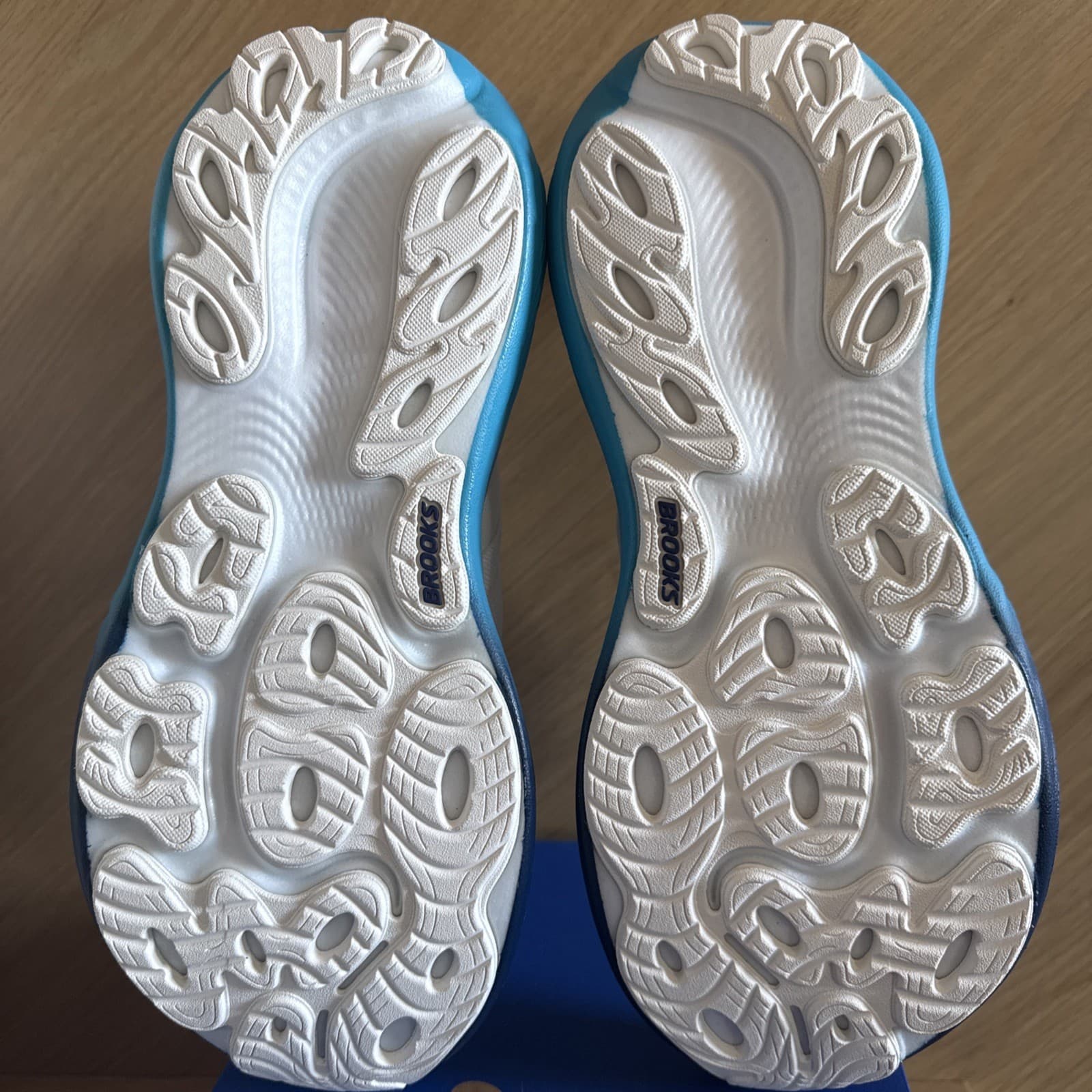 Brooks Run Disney Adrenaline GTS 25 Women's Size 9 Shoes Sneakers New in the Box thumbnail 11