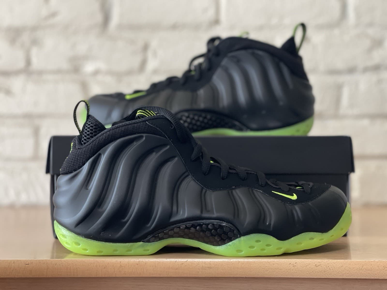 Nike Air Foamposite One Black Volt Green Men Sz 10.5 HF2902 001 Basketball Retro