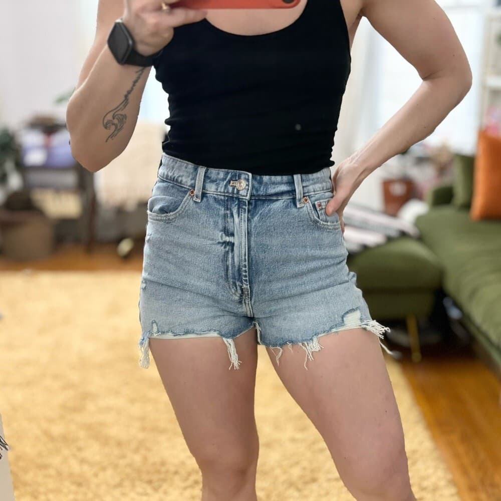 High Rise Distressed Medium Blue Denim Zara Jeans Shorts Sz 4