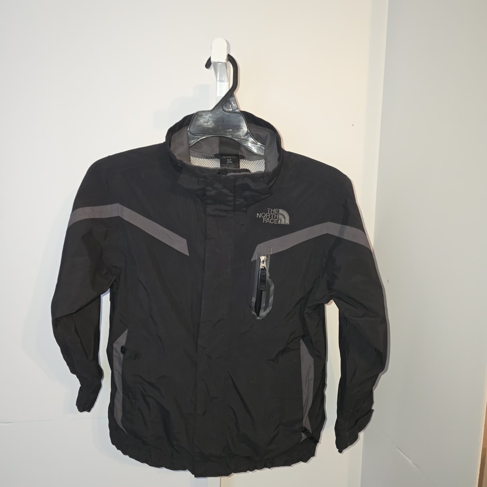 The North Face Boys Black Wind Breaker Jacket Size 7/8 Hyvent