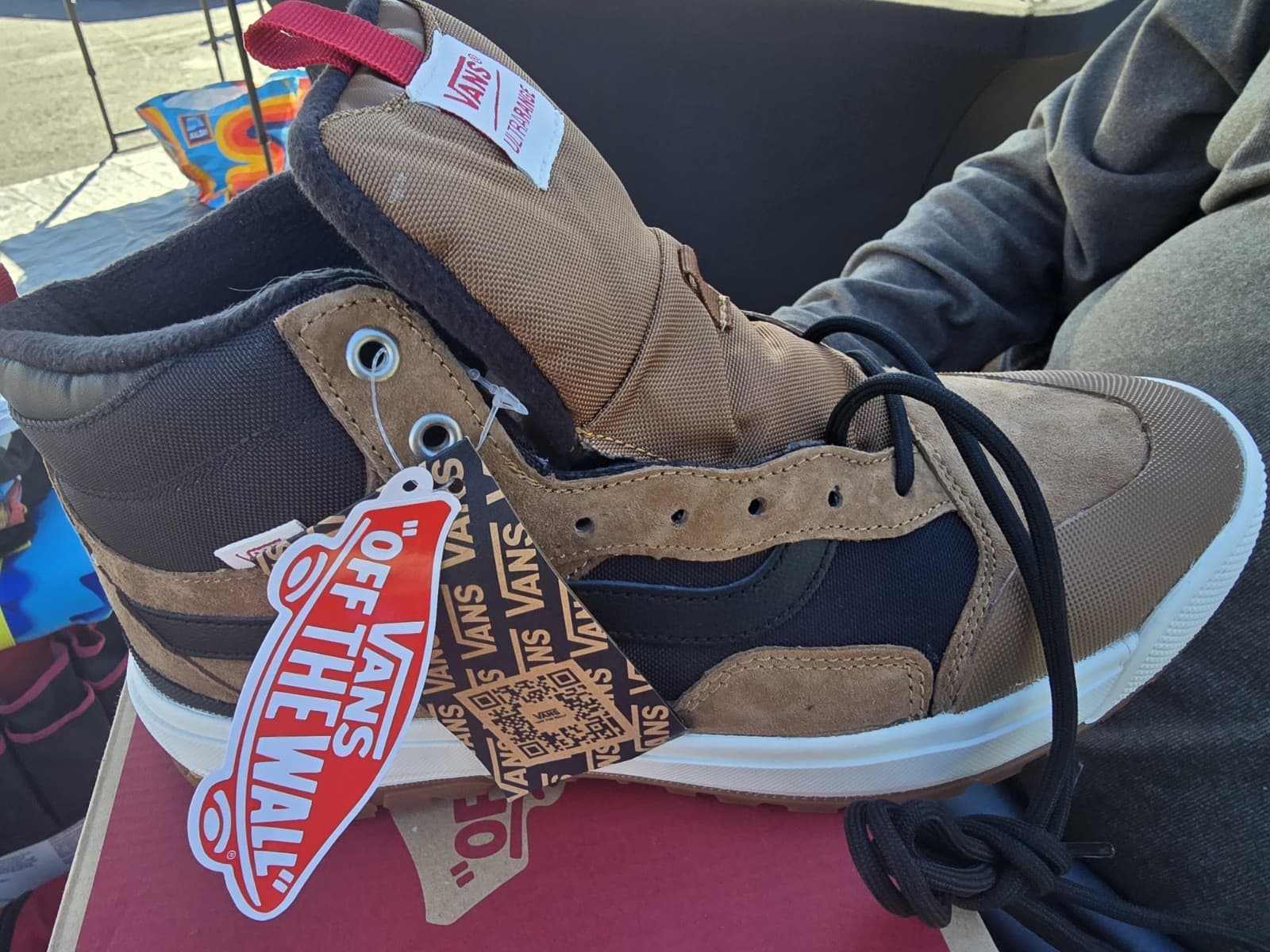 VANS UltraRange EXO Hi MTE Dachshund /black Men's Size 10 NEW Insulated Outdoor thumbnail 4