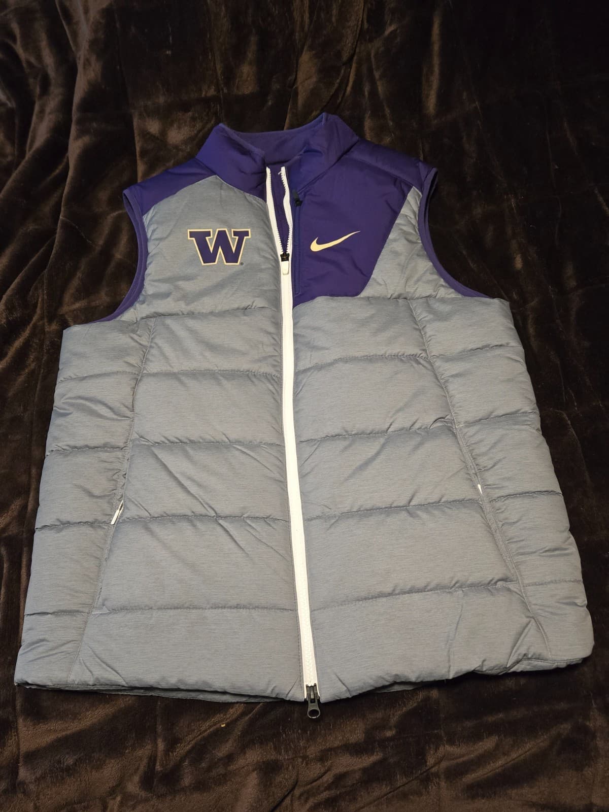 University of Washington Huskies Nike Puffer Vest Men's MED Full Zip Grey/Purple