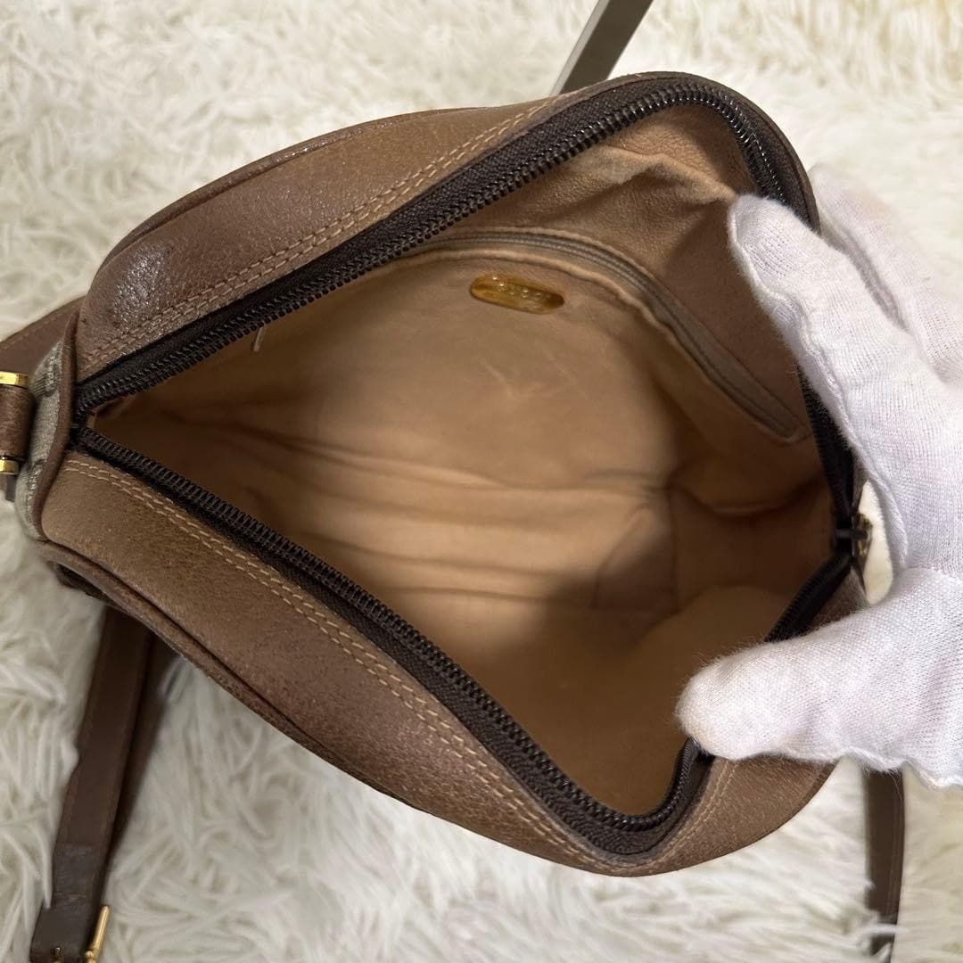 GUCCI Plus GG All-Over Logo Leather Shoulder Bag Brown Charm Italy thumbnail 16