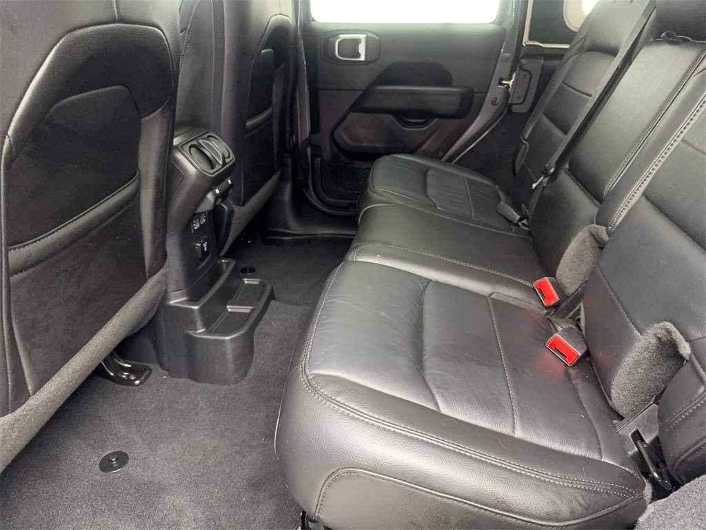 2023 Jeep Wrangler Altitude thumbnail 32