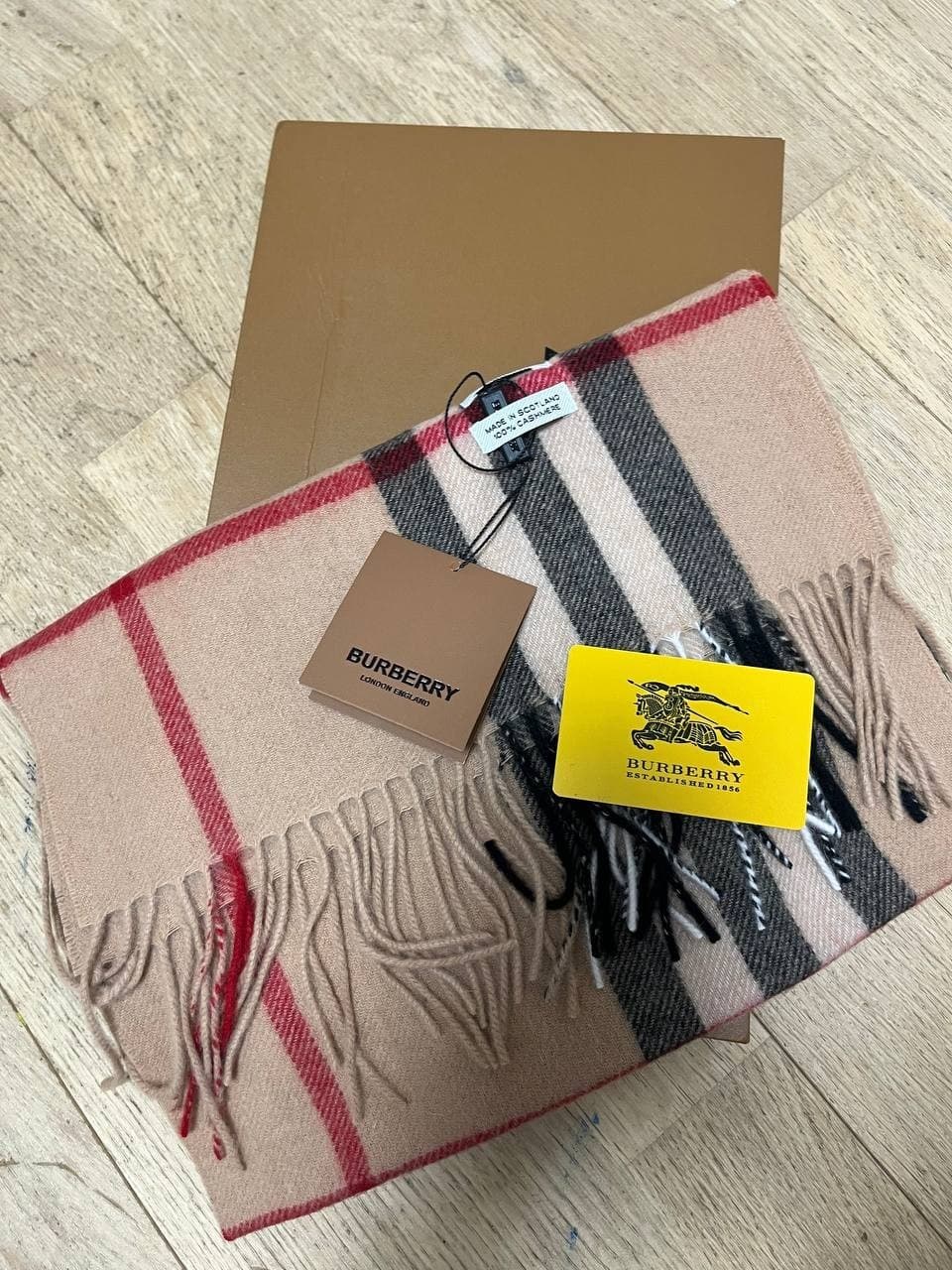 Burberry Cashmere Scarf Beige New With Tags