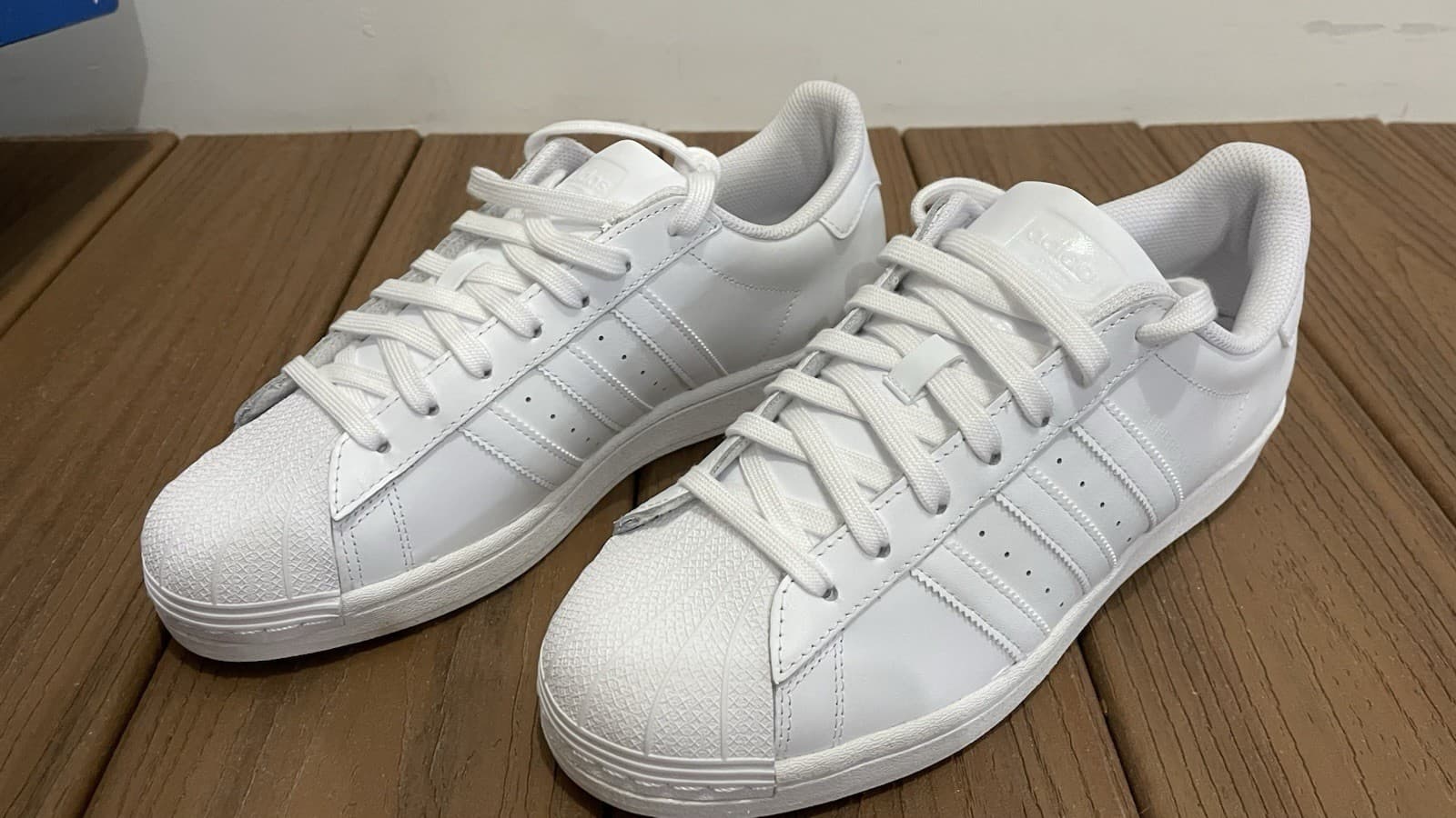 Adidas Superstar Triple White Sneakers Size US 9 UK 8 EU 42 (Mint)