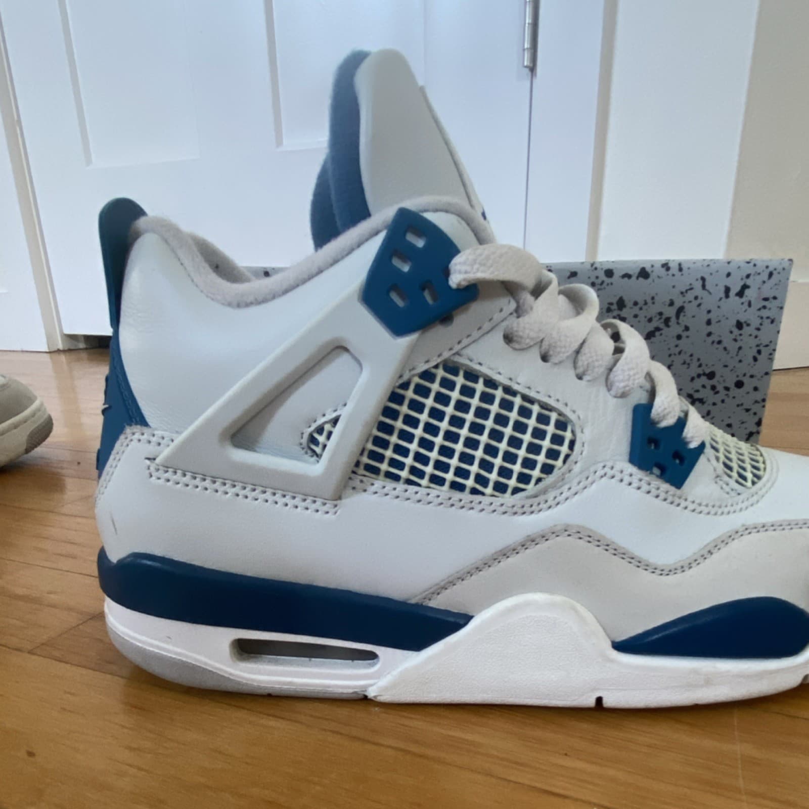 Jordan Air Jordan 4 Retro GS Off White Military Blue Boys 7Y Sneakers thumbnail 5